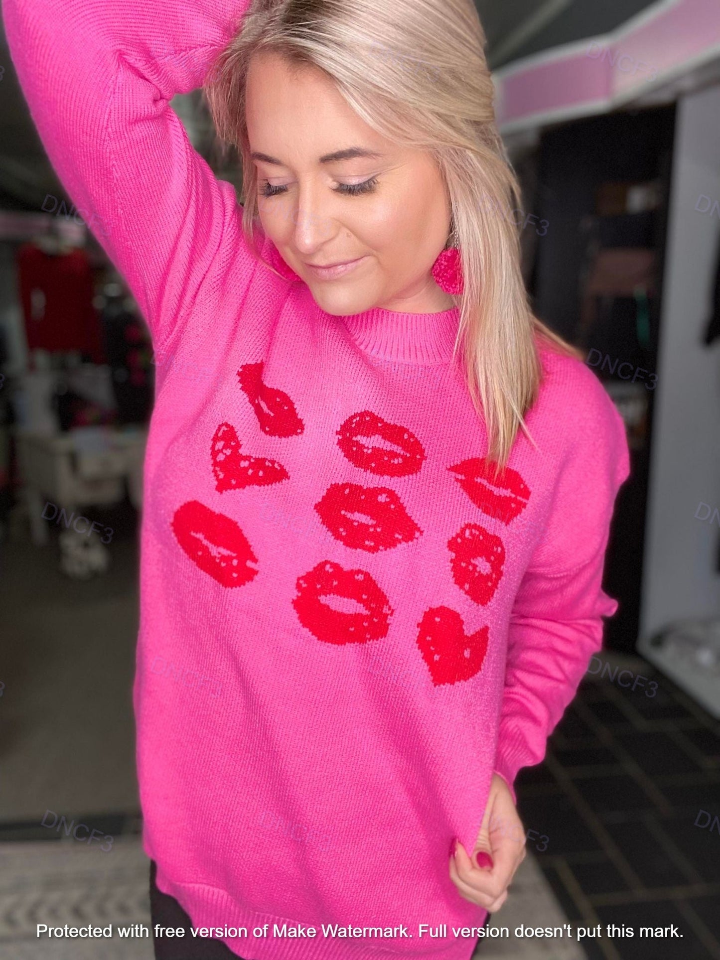 SMOOCHIE SWEATER