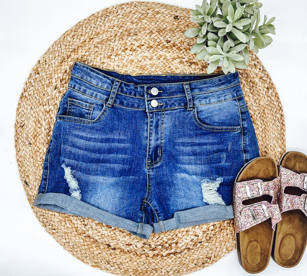 CUFFED & FRAYED SHORTS