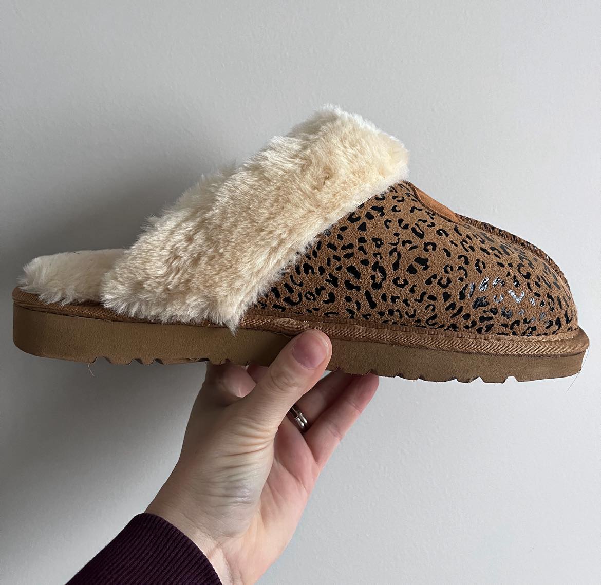 THE LONDON COZY SLIPPERS