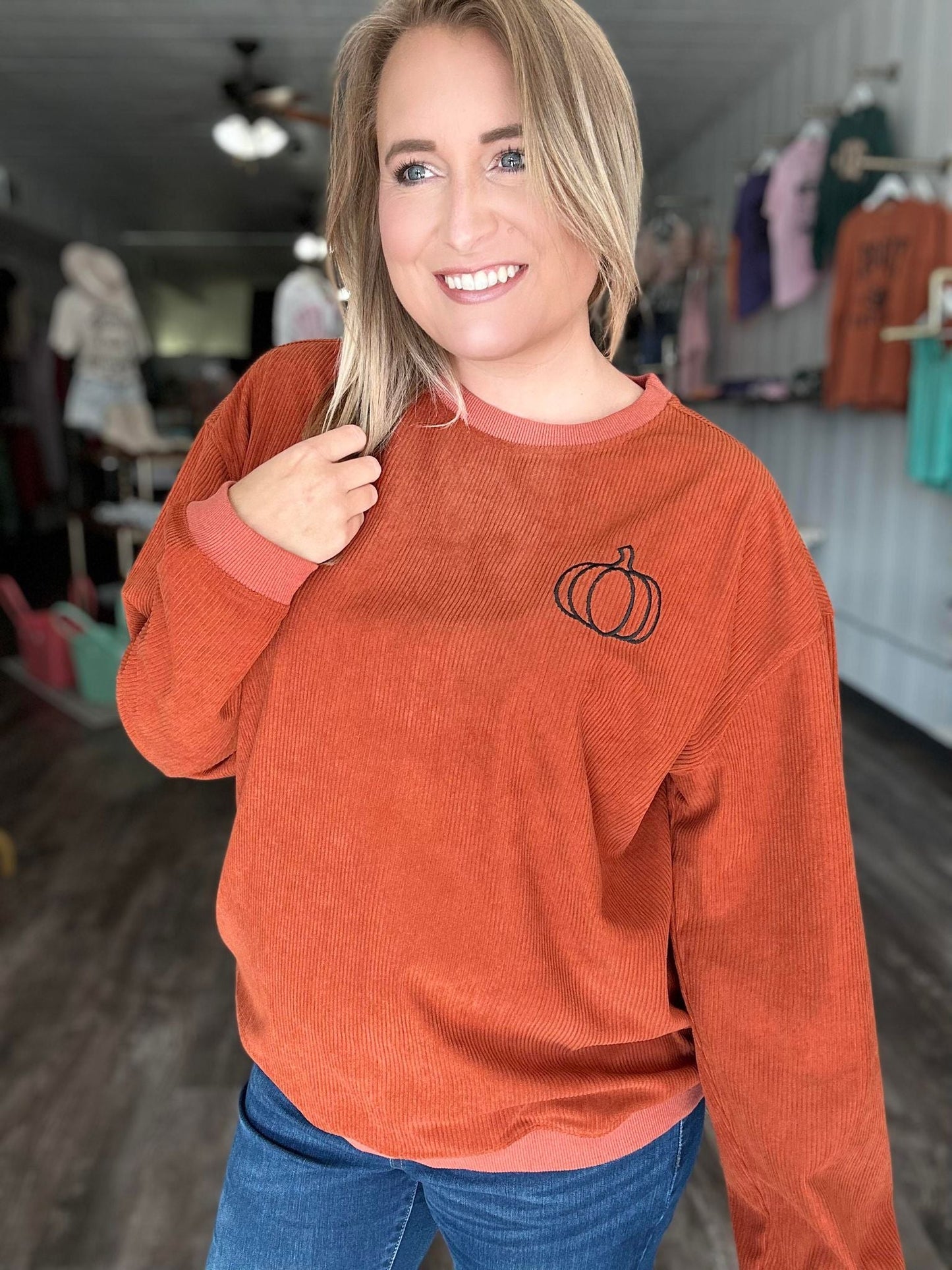 EMBROIDERED PUMPKIN CORDED CREW