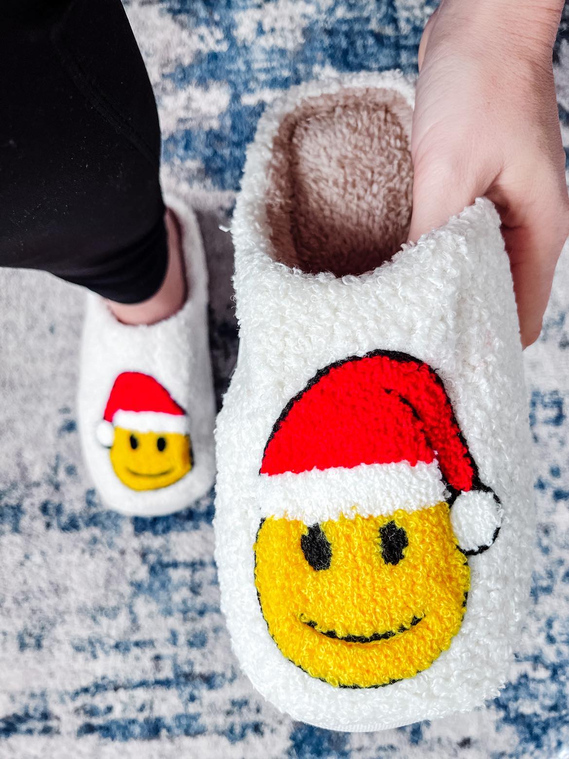 CHRISTMAS COZY SLIPPERS