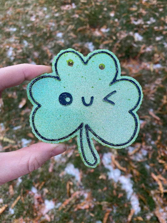 WINKING SHAMROCK