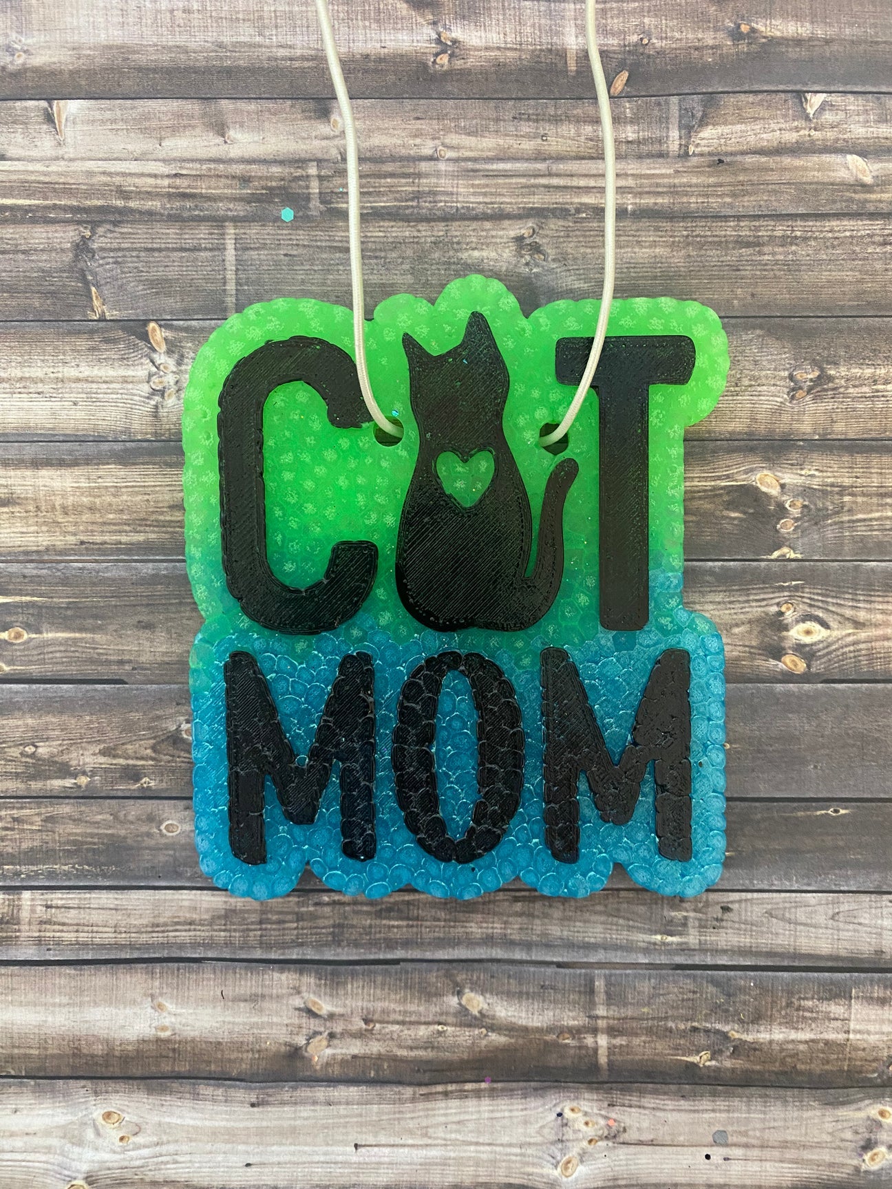 CAT MOM