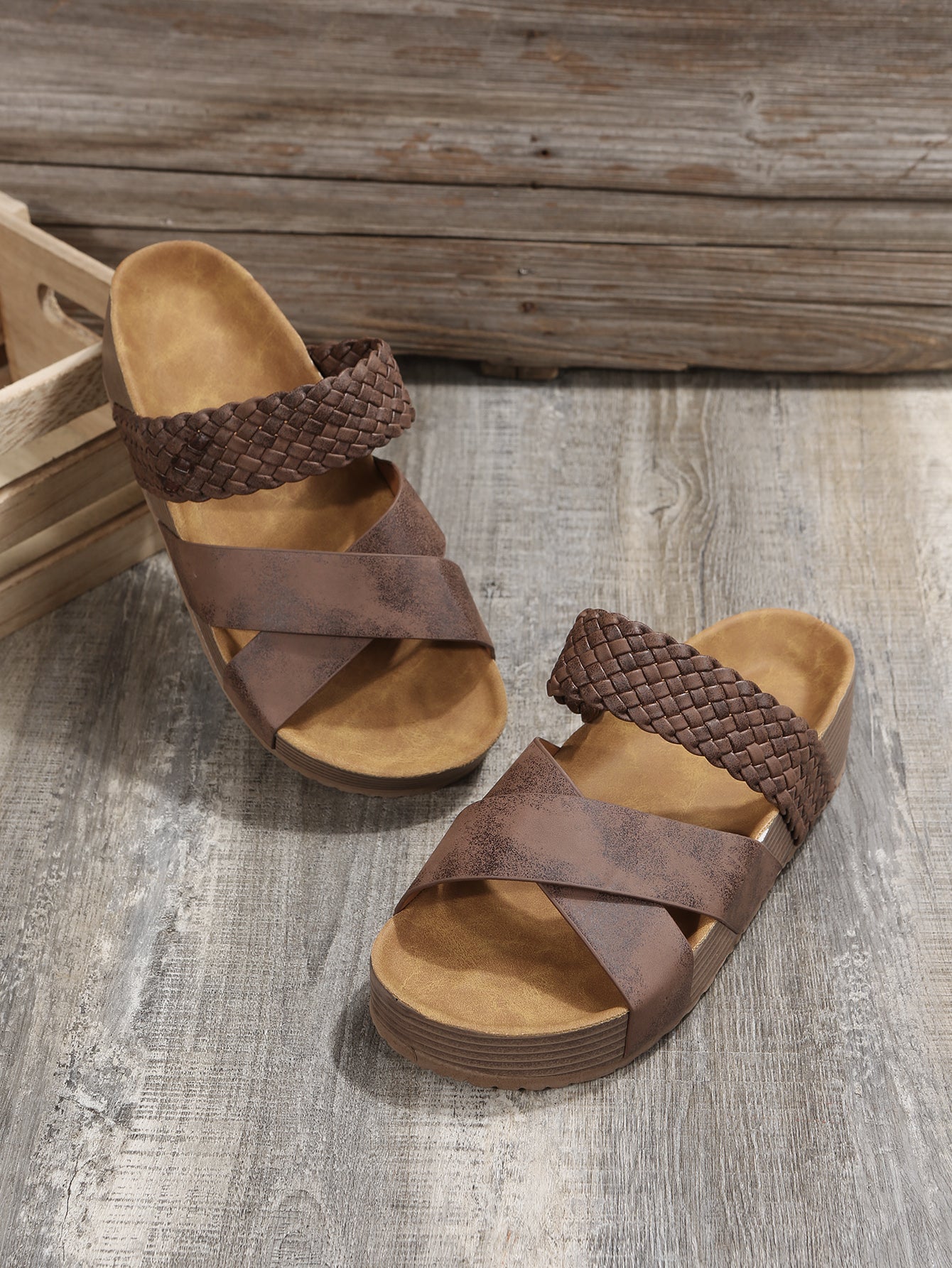 THE HENRY SANDALS