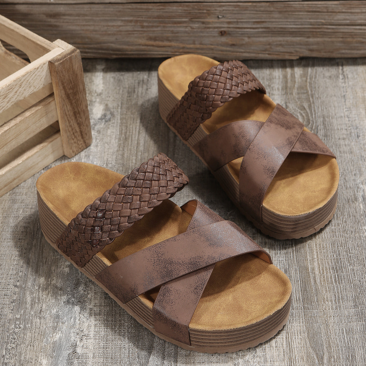 THE HENRY SANDALS